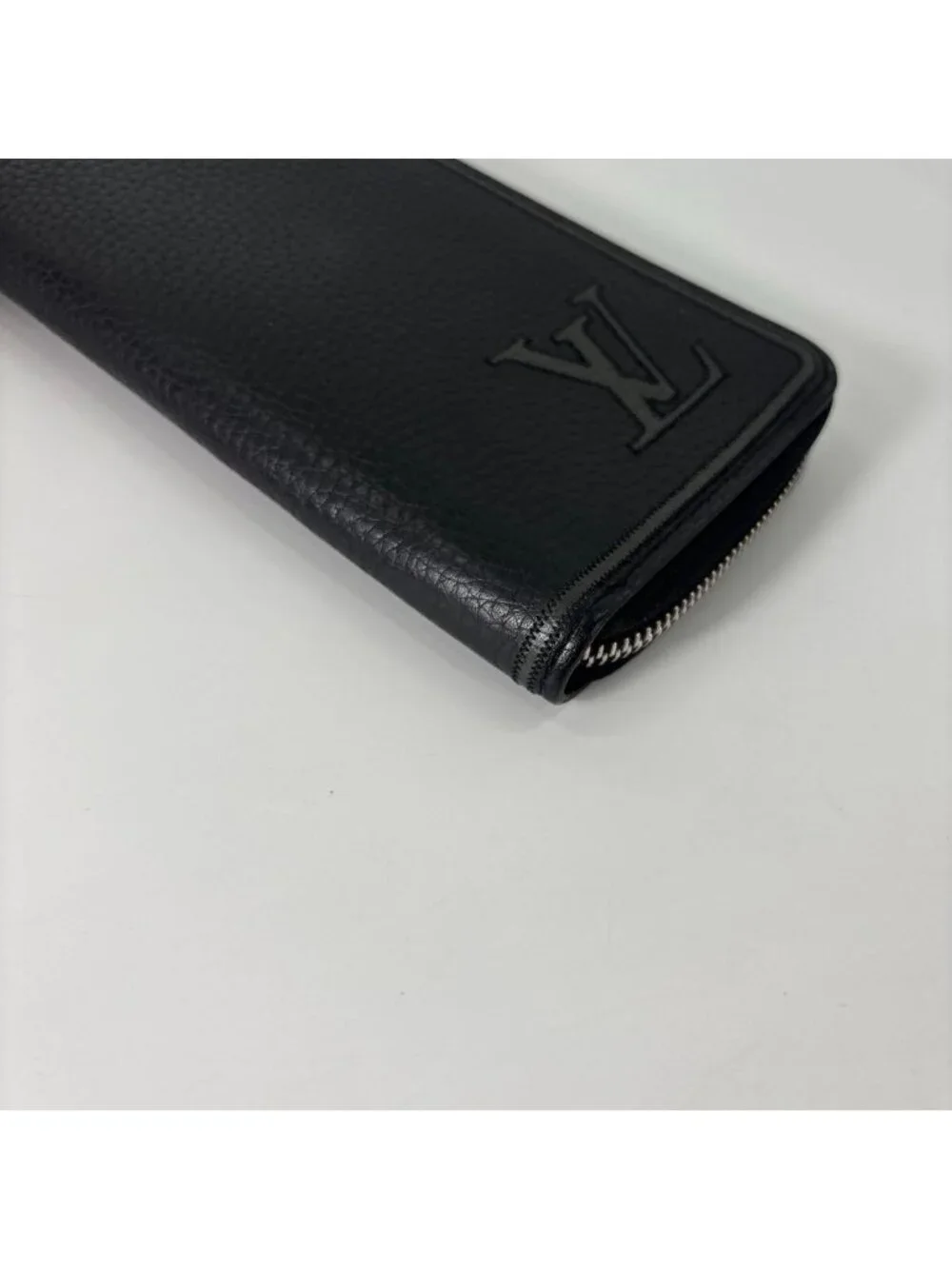 Louis Vuitton Vertical Zippy Wallet